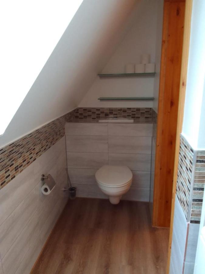 Schlafhuette Hotel Kaltenkirchen Bagian luar foto