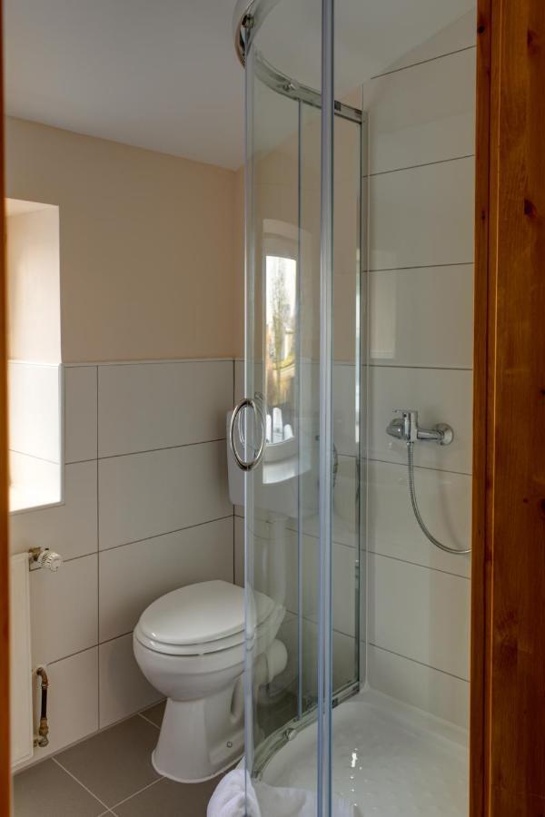 Schlafhuette Hotel Kaltenkirchen Bagian luar foto