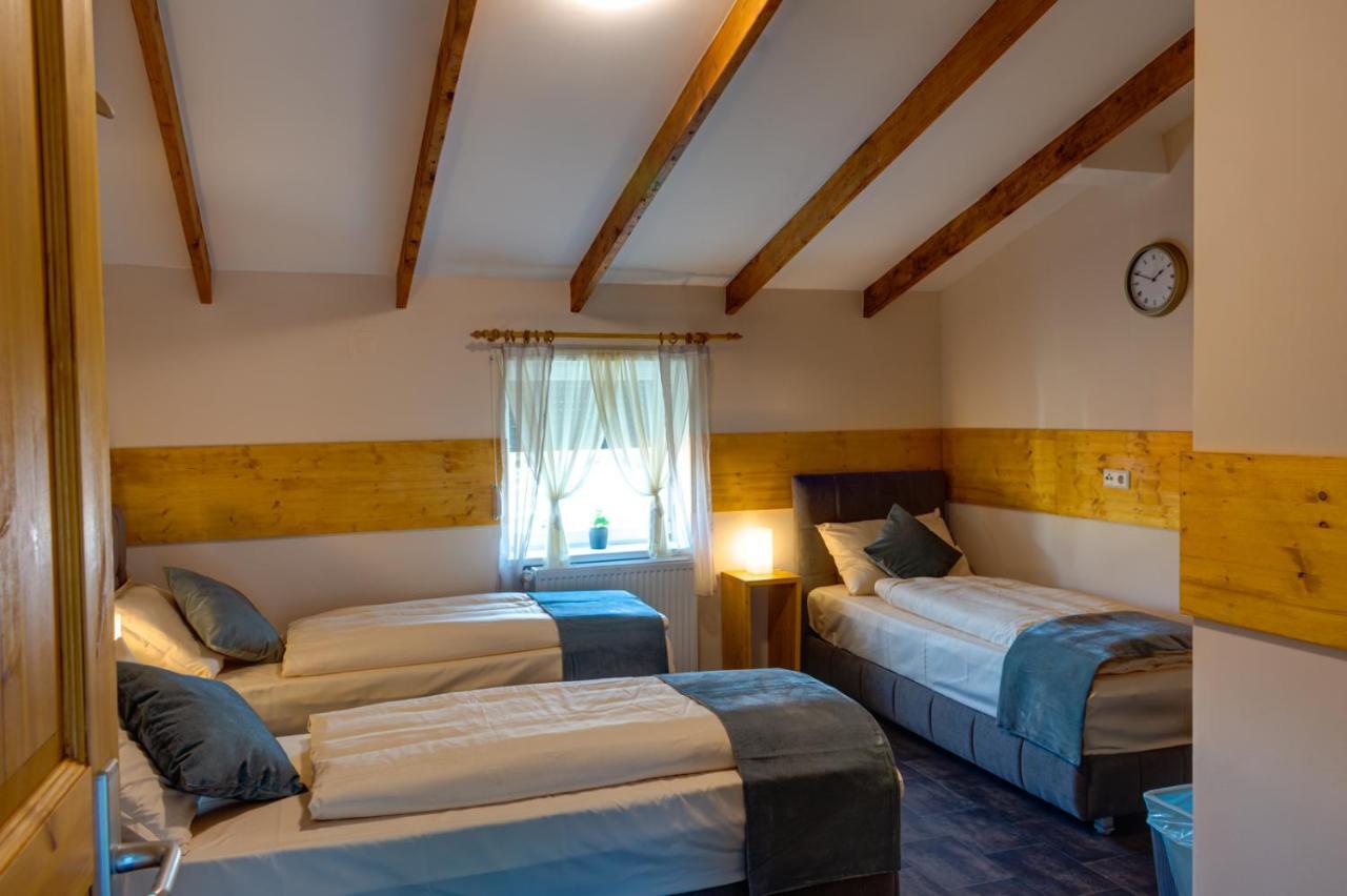 Schlafhuette Hotel Kaltenkirchen Bagian luar foto