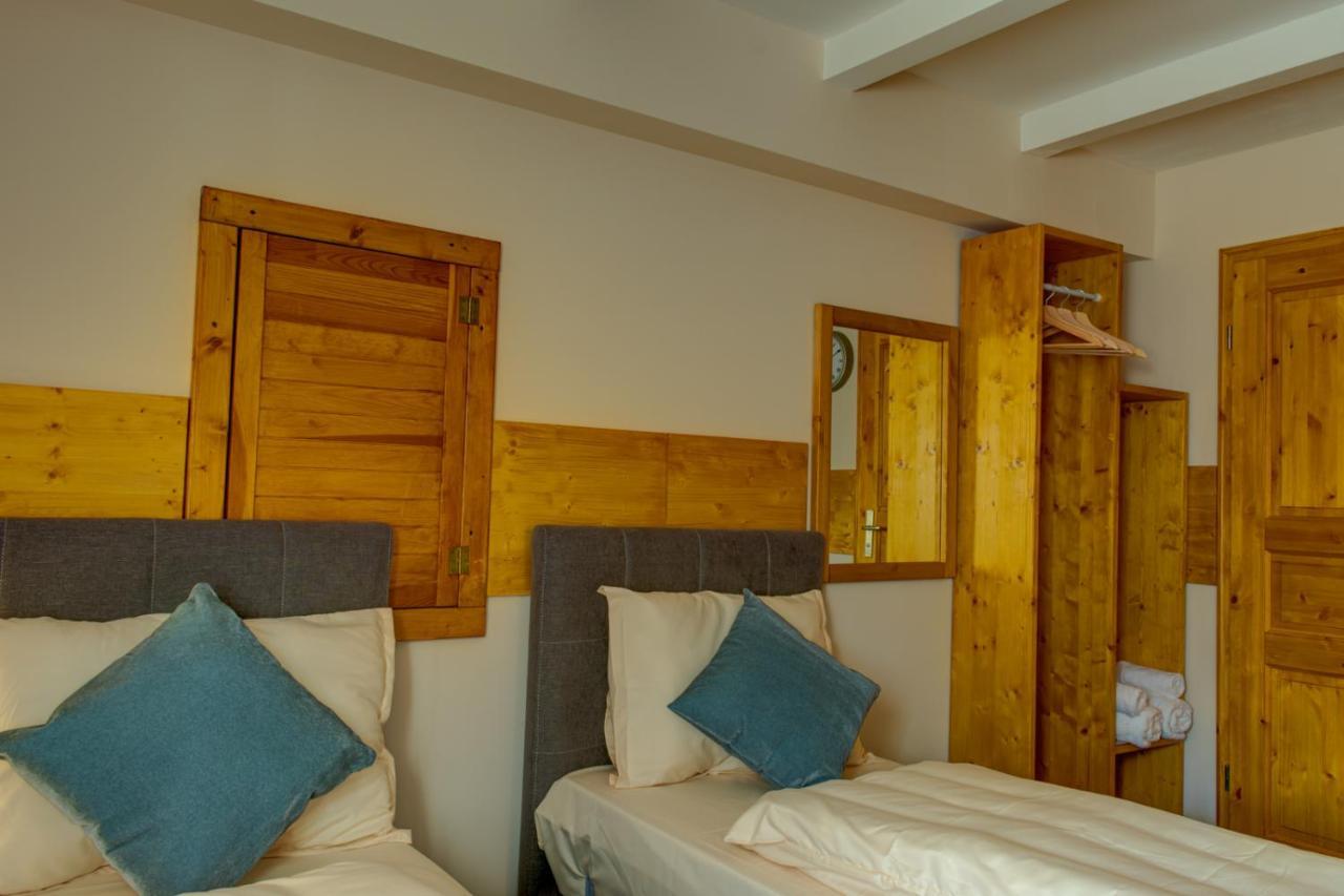 Schlafhuette Hotel Kaltenkirchen Bagian luar foto